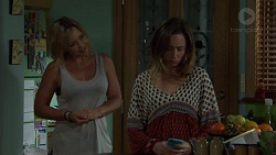 Steph Scully, Sonya Rebecchi in Neighbours Episode 7561