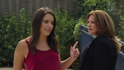 Paige Novak, Terese Willis in Neighbours Episode 