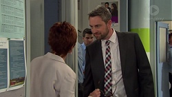 Susan Kennedy, Wayne Baxter in Neighbours Episode 