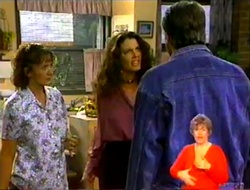 Pam Willis, Gaby Willis, Doug Willis in Neighbours Episode 