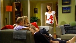 Max Hoyland, Steph Scully, Summer Hoyland in Neighbours Episode 