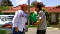 Angie Rebecchi, Robert Robinson (posing as Cameron Robinson) in Neighbours Episode 4937