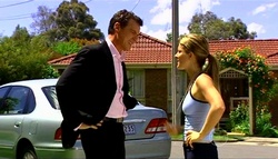 Paul Robinson, Izzy Hoyland in Neighbours Episode 4937