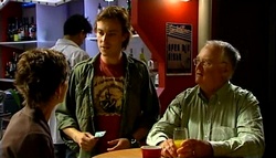 Susan Kennedy, Robert Robinson (posing as Cameron Robinson), Harold Bishop in Neighbours Episode 4943