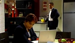 Lyn Scully, Paul Robinson in Neighbours Episode 4961