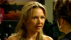 Steph Scully, Lyn Scully in Neighbours Episode 