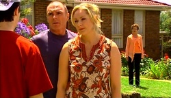 Stingray Timmins, Kim Timmins, Janelle Timmins, Susan Kennedy in Neighbours Episode 4961