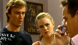 Robert Robinson (posing as Cameron Robinson), Elle Robinson, Paul Robinson in Neighbours Episode 4971