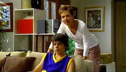 Zeke Kinski, Susan Kennedy in Neighbours Episode 4972