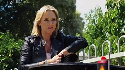 Steph Scully in Neighbours Episode 