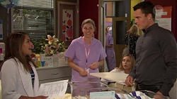 Paige Novak, Sandra Kriptic, Piper Willis, Jack Callahan in Neighbours Episode 