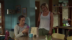 Sonya Rebecchi, Steph Scully in Neighbours Episode 