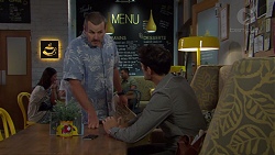 Toadie Rebecchi, Finn Kelly in Neighbours Episode 