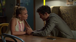 Xanthe Canning, Finn Kelly in Neighbours Episode 