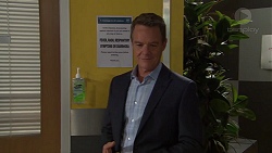 Paul Robinson in Neighbours Episode 