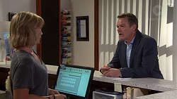 Steph Scully, Paul Robinson in Neighbours Episode 