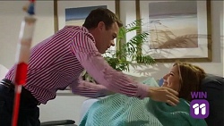 Paul Robinson, Terese Willis in Neighbours Episode 