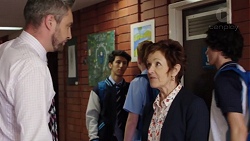 Wayne Baxter, Susan Kennedy in Neighbours Episode 