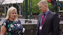 Sheila Canning, Clive Gibbons in Neighbours Episode 7648