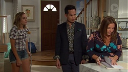 Piper Willis, Val Bennet, Terese Willis in Neighbours Episode 