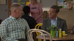 Clive Gibbons, Paul Robinson in Neighbours Episode 