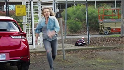 Steph Scully in Neighbours Episode 