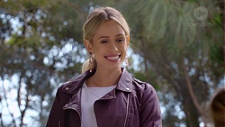 Courtney Grixti in Neighbours Episode 