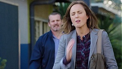 Toadie Rebecchi, Sonya Rebecchi in Neighbours Episode 