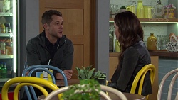 Mark Brennan, Elly Conway in Neighbours Episode 7690