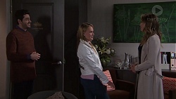Sam Feldman, Xanthe Canning, Paige Novak in Neighbours Episode 