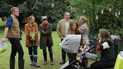 Gary Canning, Sonya Rebecchi, Piper Willis, Toadie Rebecchi, Terese Willis, Xanthe Canning, Paige Smith in Neighbours Episode 7701