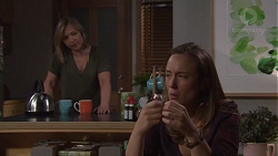 Steph Scully, Sonya Rebecchi in Neighbours Episode 7704