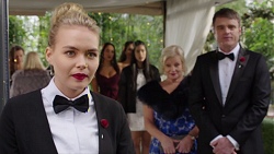 Xanthe Canning, Mishti Sharma, Dipi Rebecchi, Yashvi Rebecchi, Sheila Canning, Gary Canning in Neighbours Episode 