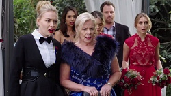 Xanthe Canning, Dipi Rebecchi, Sheila Canning, Paige Smith, Shane Rebecchi, Piper Willis in Neighbours Episode 7706