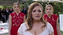 Paige Novak, Terese Willis, Piper Willis in Neighbours Episode 