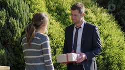 Paige Novak, Mark Brennan in Neighbours Episode 