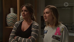 Paige Novak, Piper Willis in Neighbours Episode 