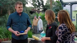 Gary Canning, Piper Willis, Terese Willis in Neighbours Episode 7716