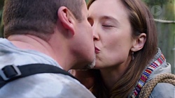 Toadie Rebecchi, Sonya Rebecchi in Neighbours Episode 