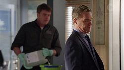 Gary Canning, Paul Robinson in Neighbours Episode 7724